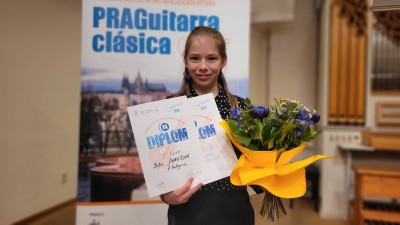 Gratulace Žofii Danešové za první místo v soutěži PRAGuittarra Clásica