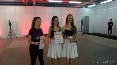 juniorské sólistky Karolína Hanišová ( 2. místo) a Michaela Hejnová (1. místo)