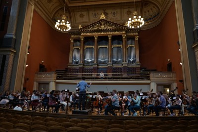 Žáci ze Střeziny zkoušeli s Českou filharmonií