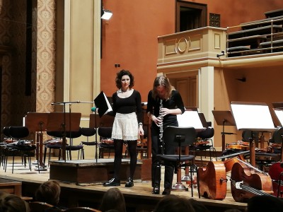 Střezinští si filharmonii užili s Annou Polívkovou a Klárou Issovou