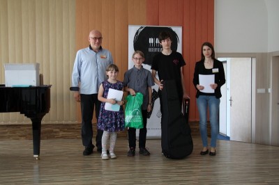 Trio - ZUŠ F.X.Richtera, Holešova,Veronika Pospíšilová, Kryštof Vaněk, Stanislav Špirka - 2. místo, I.kat.
