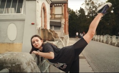 Absolventské video studentek tanečního oboru