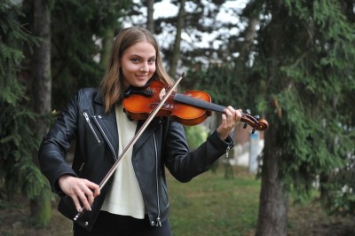 Anna Brandejsová - housle