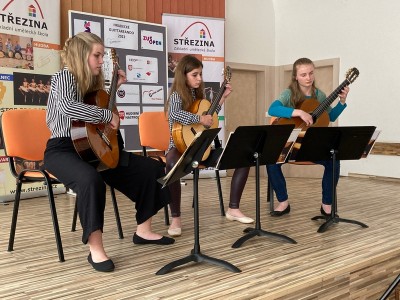 Trio ZUŠ Zruč nad Sázavou, Cecílie Dřevíkovská, Gabriela Sochůrková, Dominika Rývová...II.k, 3. místo