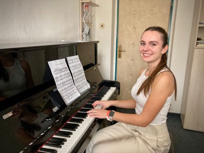 Nela Zahradníčková - klavír