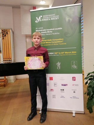 GRATULUJEME: Jiří Ruta získal první cenu v mezinárodním houslovém klání