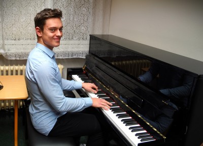 Adam Lacko - HO - klávesové nástroje v pop. hudbě.