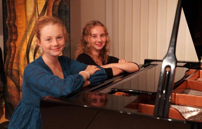 Evelin a Madlen Váňovy - HO - klavír