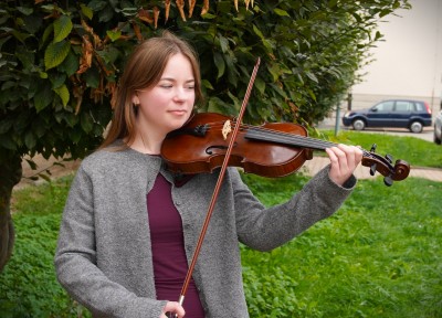 Markéta Kutnarová - HO - housle