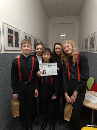 Grotesque trio (Ruta Jiří, Hušek Adam, Kotler Ondřej)